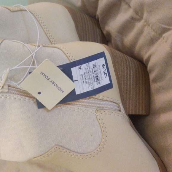 Boots - Picture 2 of 3